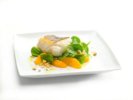 Lombos de Bacalhau fresco com amêndoas e espinafres